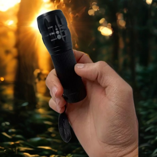 Lanterna Militar Alto Brilho 1LED 200 Lúmens - CM36