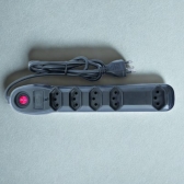 Filtro De Linha De 5 Tomadas Filtro De Linha 5 Tomadas Cor Preto Comprimento Do Cabo De 100cm 110v/220v