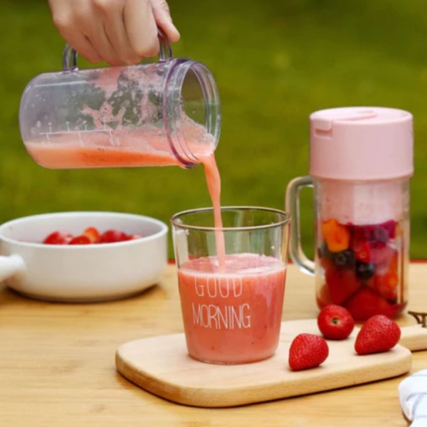 Copo Caneca Liquidificador Mini Juicer 500ML com 6 laminas com tampa e canudo Recarregavel Portatil