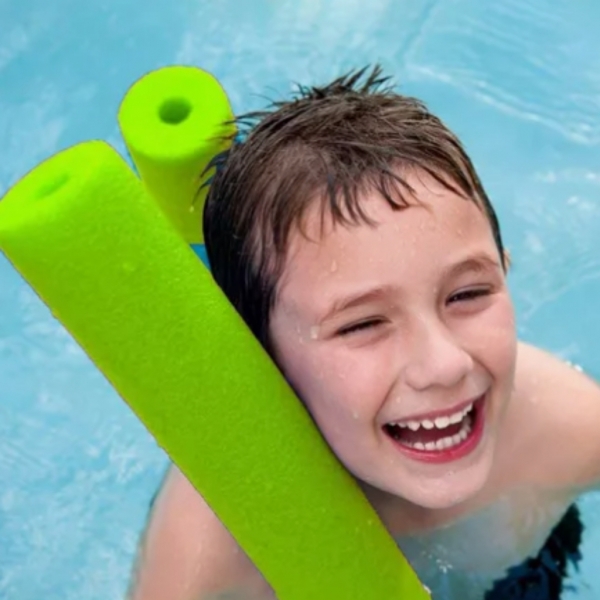 Boia Macarrão Piscina Natação Flutuador Com Furo Espaguete