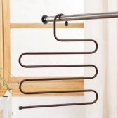 Cabide de metal em S com 5 divisórias p/ calça saia bermuda