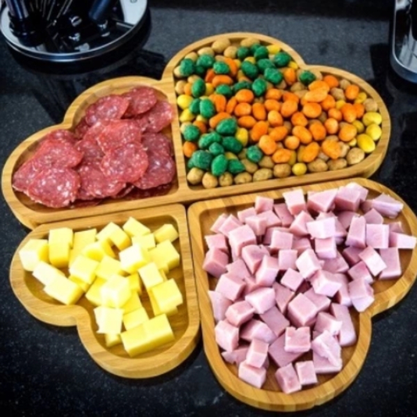 Bandeja Petisqueira Coração Tábua Madeira Bambu 4 Divisões 28cm