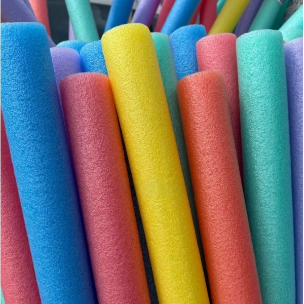 Kit 6 Macarrão Flutuador Piscina – Boias Espaguete com Furo para Praia/Hidro Cores Sortidas