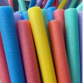 Kit 6 Macarrão Flutuador Piscina – Boias Espaguete com Furo para Praia/Hidro Cores Sortidas