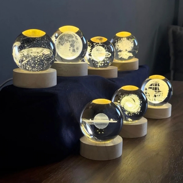 Luminária Menina na Lua Bola De Cristal Abajur Mesa Quarto