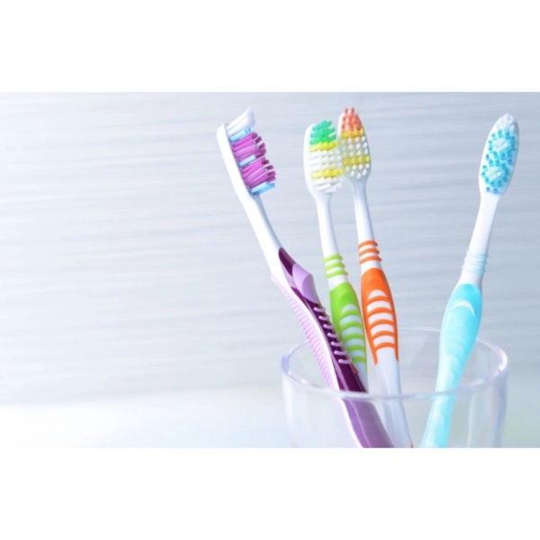 Kit 12 Escovas Dental Média Adulto Com Capa Protetora